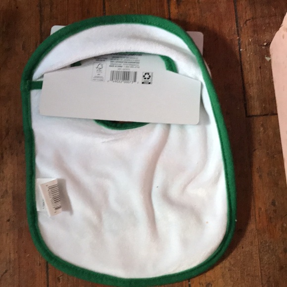 🌈 I’m Lucky🍀” Baby Bib! 🤗 - Picture 4 of 6